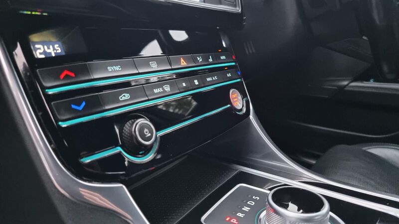 JAGUAR XE