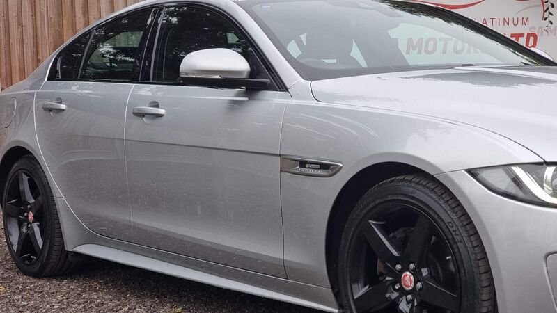 JAGUAR XE