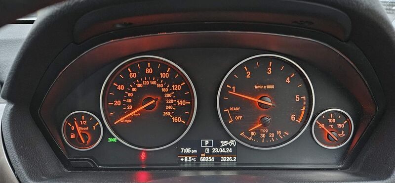 View BMW 3 SERIES 2.0 320d Modern Auto Euro 5 (s/s) 4dr