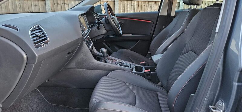 SEAT LEON