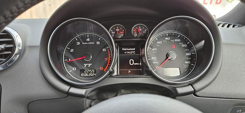 AUDI TT