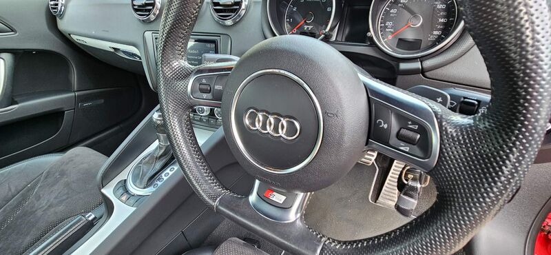 AUDI TT