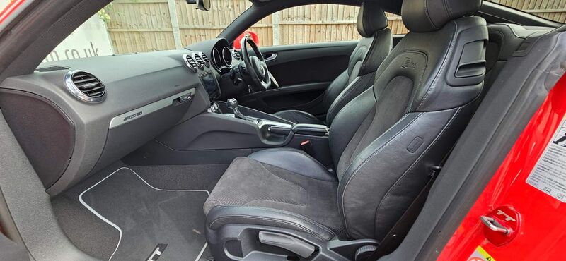 AUDI TT