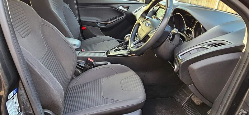 FORD FOCUS