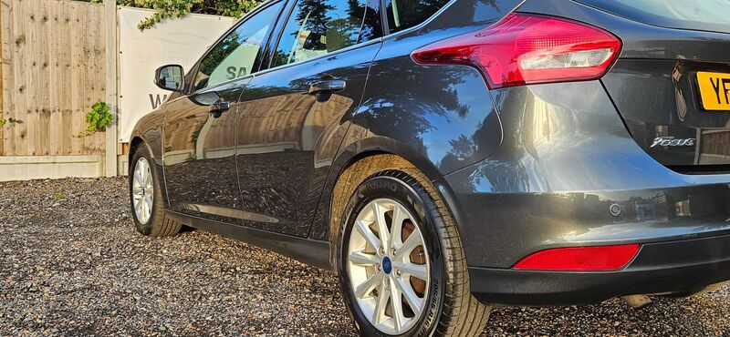 FORD FOCUS