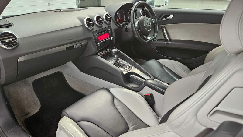 AUDI TT