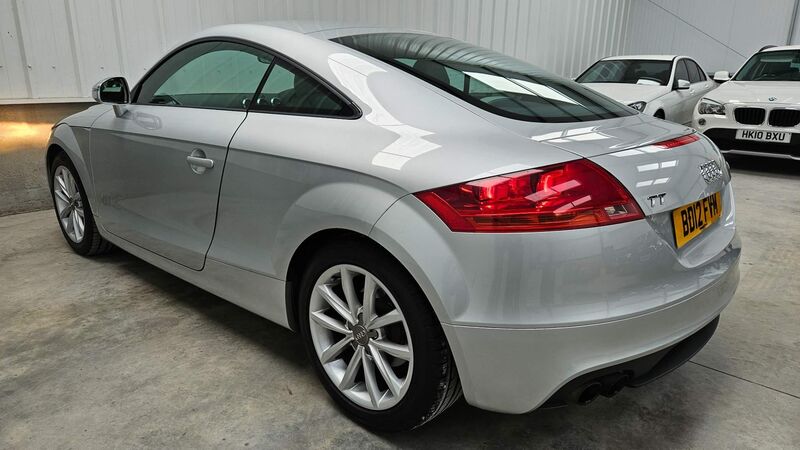 AUDI TT