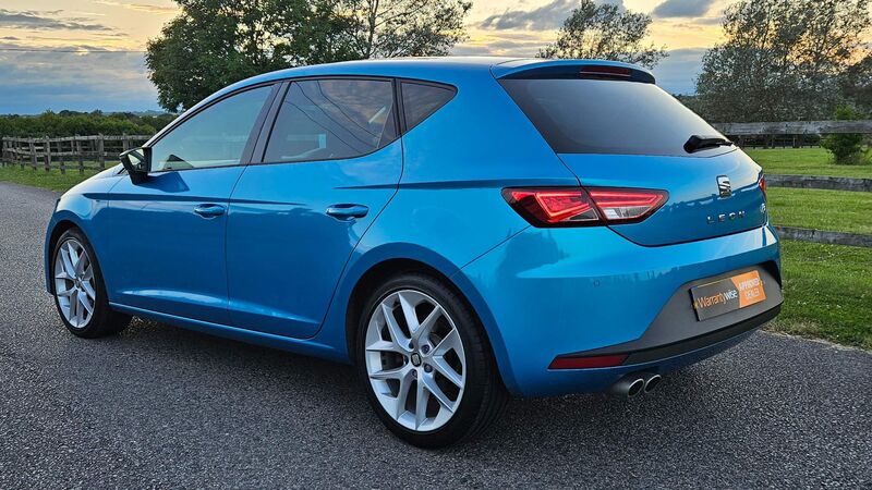 SEAT LEON