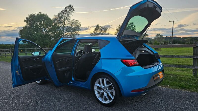 SEAT LEON