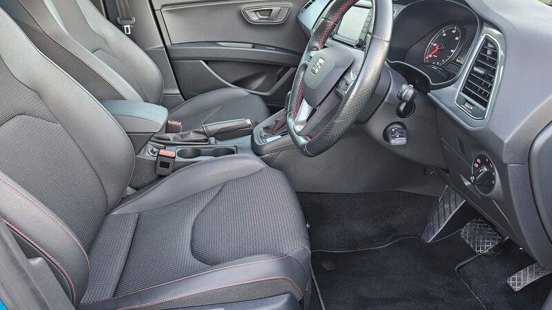 SEAT LEON