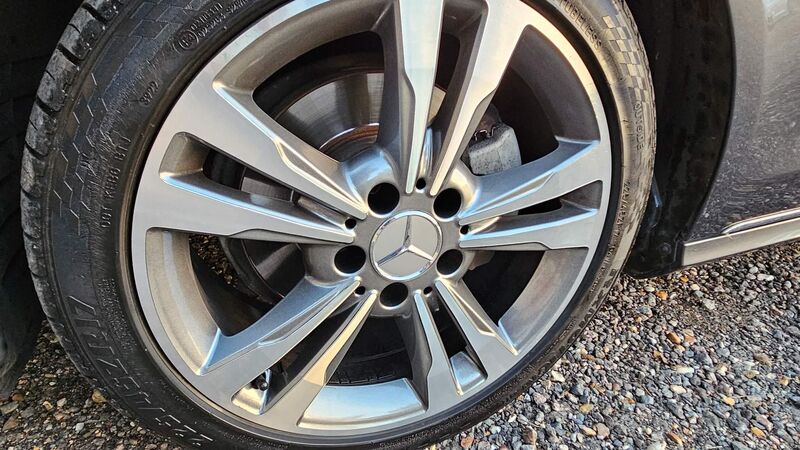 MERCEDES-BENZ E CLASS