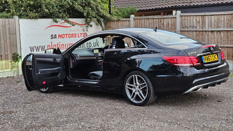 MERCEDES-BENZ E CLASS
