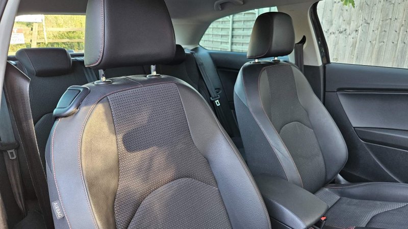 SEAT LEON