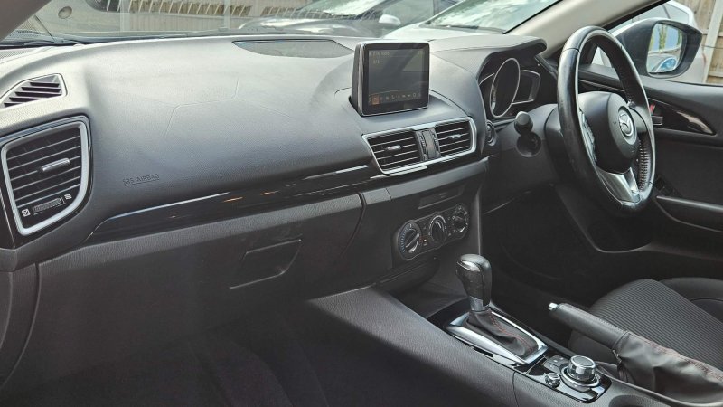 MAZDA MAZDA3