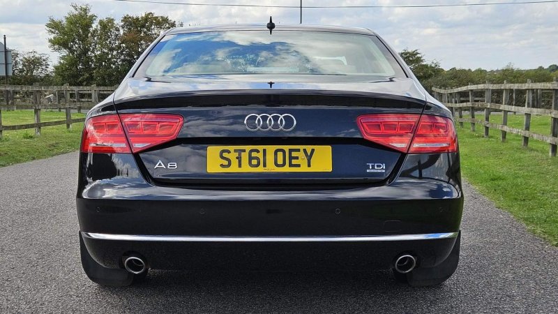 AUDI A8