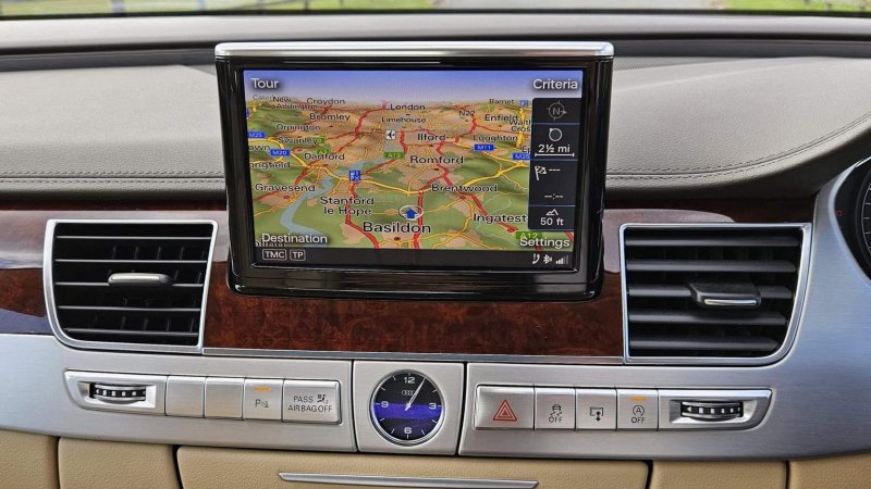 AUDI A8