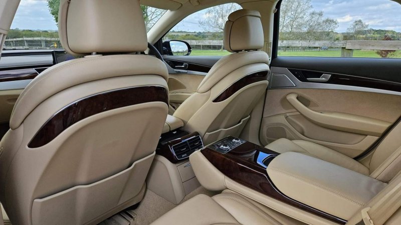 AUDI A8