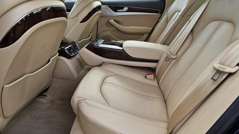 AUDI A8