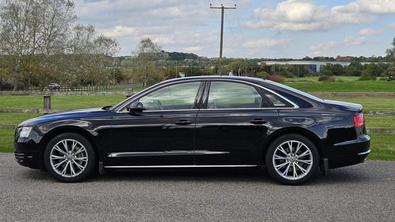 AUDI A8