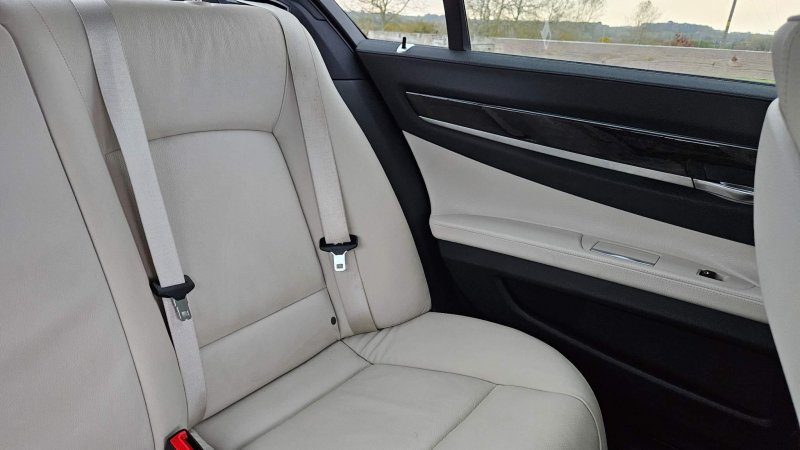 BMW 7 SERIES