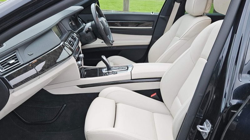 BMW 7 SERIES