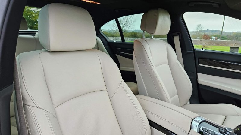 BMW 7 SERIES