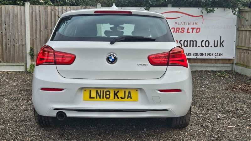 BMW 1 SERIES