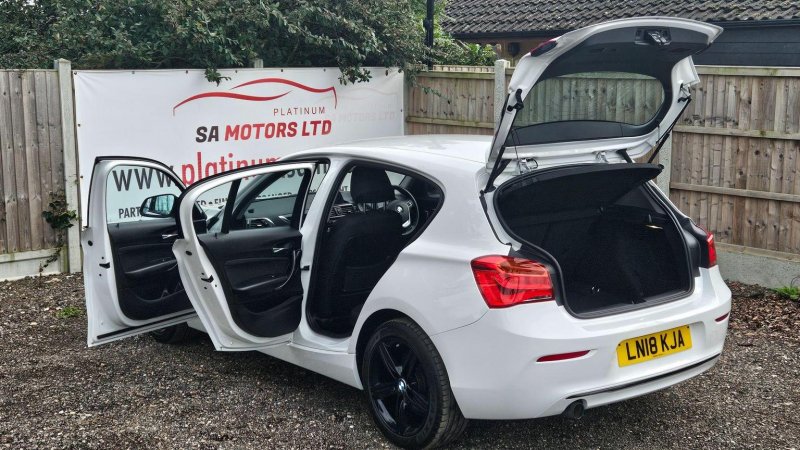 BMW 1 SERIES