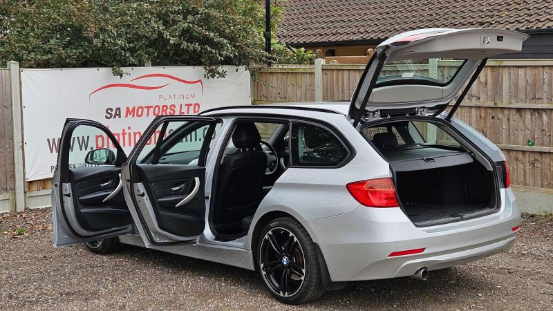 BMW 3 SERIES