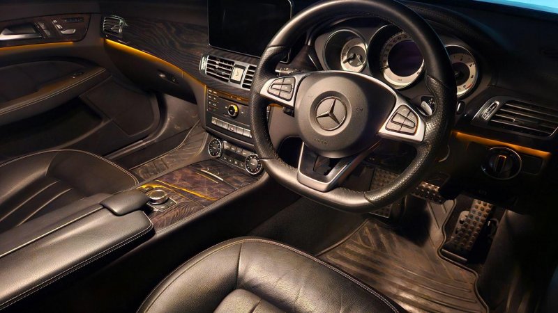 MERCEDES-BENZ CLS