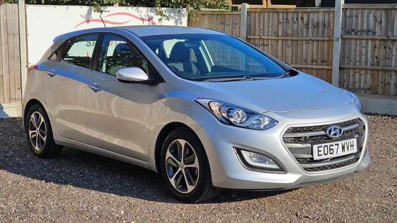 View HYUNDAI I30 1.6 CRDi Blue Drive SE Nav DCT Euro 6 (s/s) 5dr