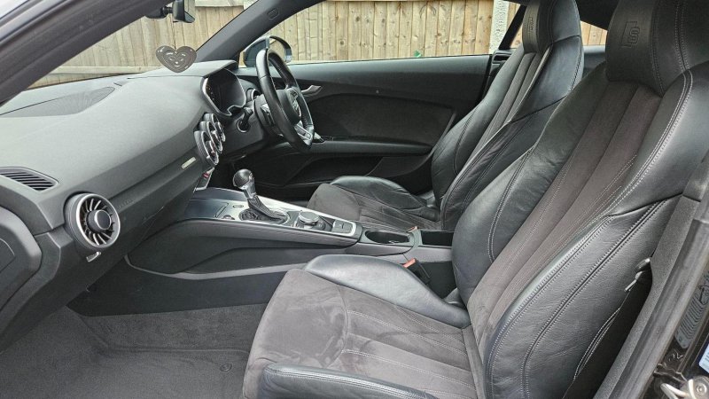 View AUDI TT 2.0 TFSI S line S Tronic quattro Euro 6 (s/s) 3dr