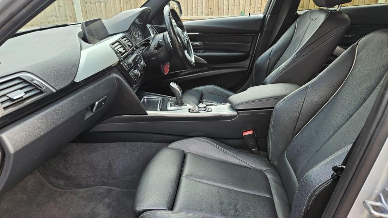 View BMW 3 SERIES 2.0 320d M Sport Touring Auto xDrive Euro 6 (s/s) 5dr