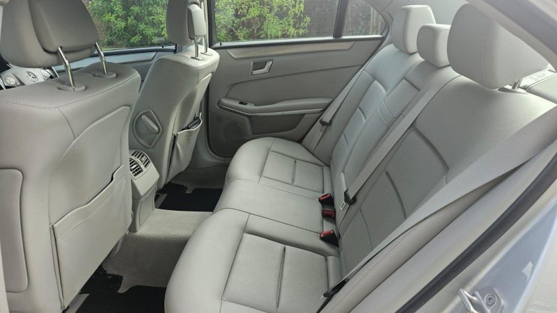 View MERCEDES-BENZ E CLASS 2.1 E220 CDI BlueEfficiency SE G-Tronic+ Euro 5 (s/s) 4dr