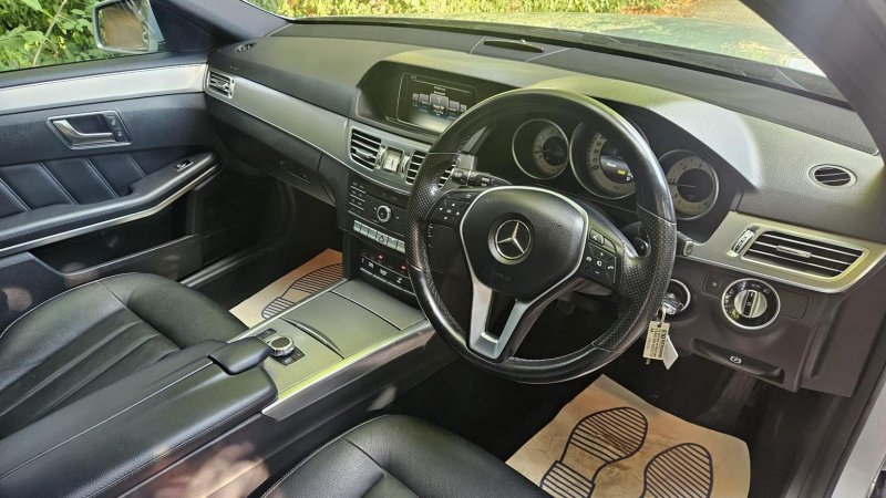 View MERCEDES-BENZ E CLASS 2.1 E220 BlueTEC SE G-Tronic+ Euro 6 (s/s) 5dr