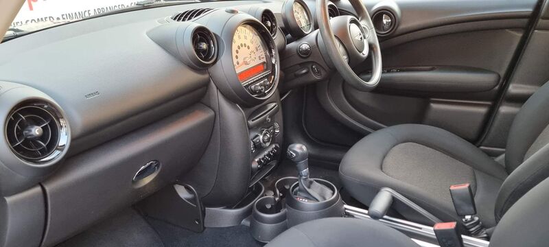 View MINI COUNTRYMAN 1.6 Cooper Auto Euro 6 5dr