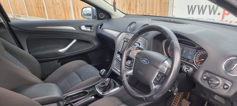 View FORD MONDEO 1.8 TDCi Titanium 5dr