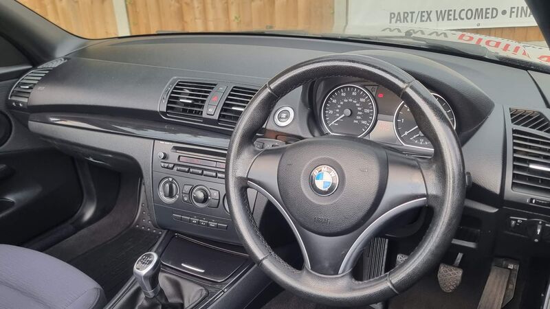 View BMW 1 SERIES 2.0 118i ES Euro 5 2dr