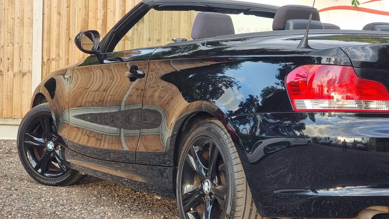 BMW 1 SERIES