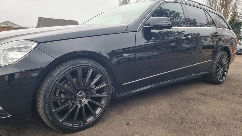 MERCEDES-BENZ E CLASS