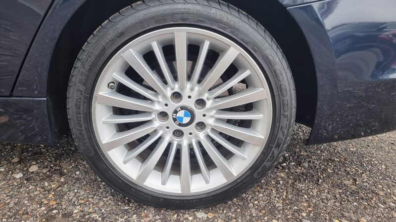 BMW 3 SERIES