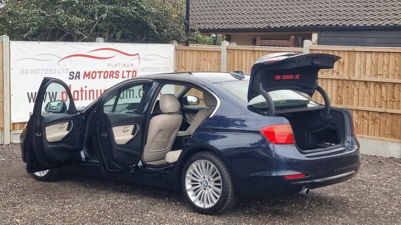 BMW 3 SERIES