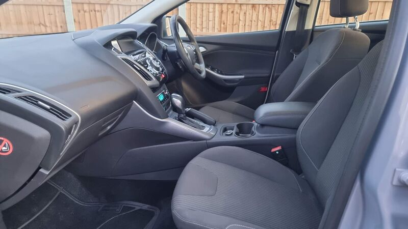 View FORD FOCUS 1.6 Titanium Navigator Powershift Euro 5 5dr