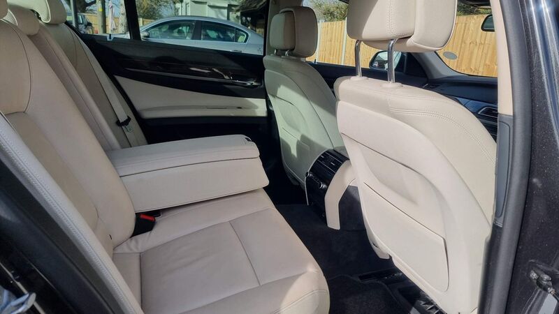 BMW 7 SERIES