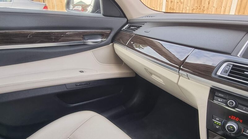 BMW 7 SERIES