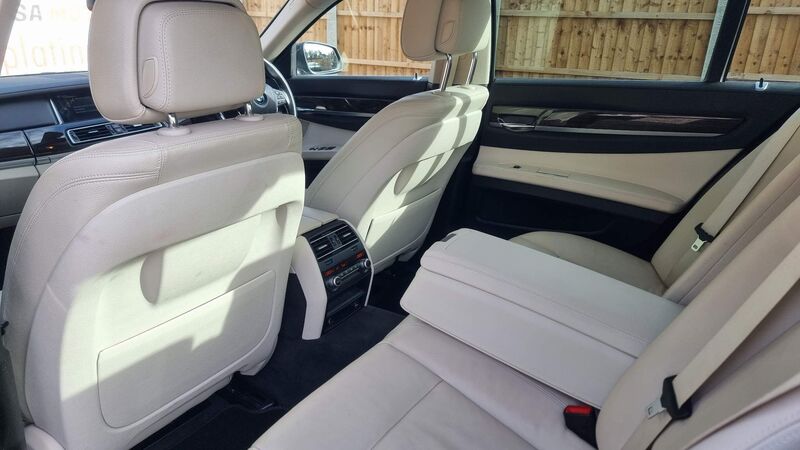 BMW 7 SERIES