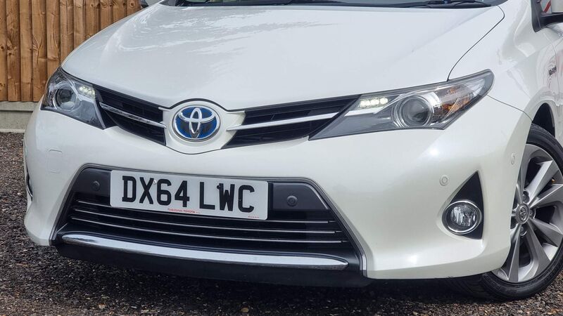 TOYOTA AURIS