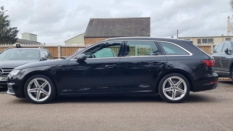 AUDI A4 AVANT