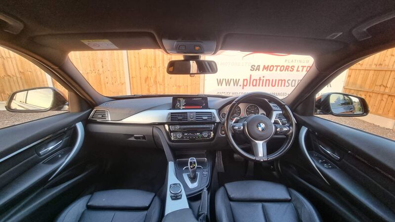 View BMW 3 SERIES 2.0 320d M Sport Auto xDrive Euro 6 (s/s) 4dr