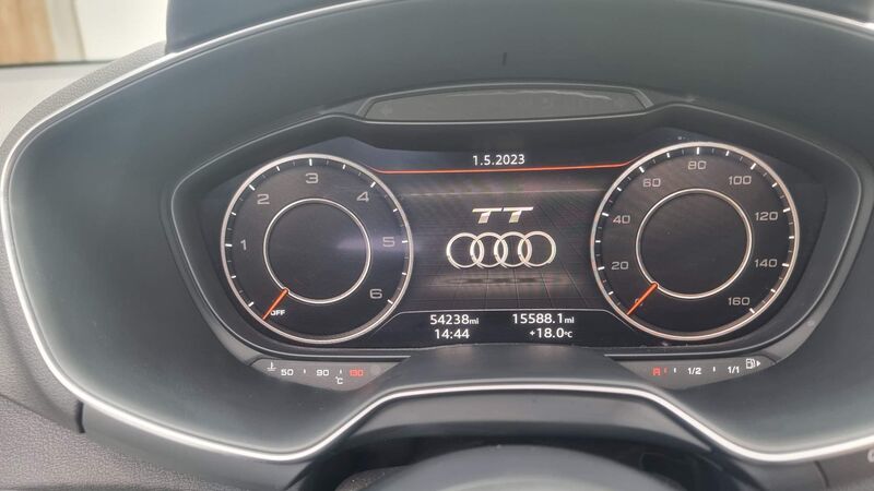 AUDI TT